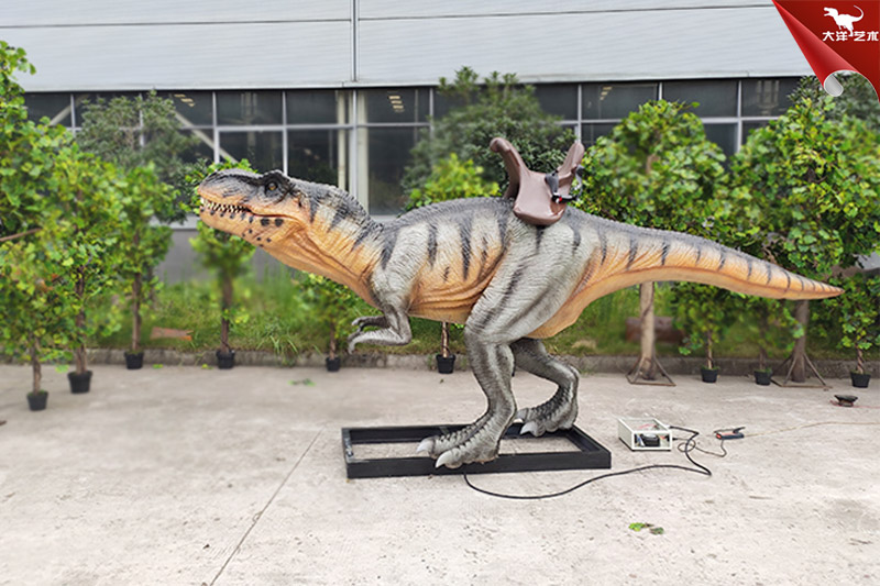 仿真恐龍坐騎，景區(qū)乘坐恐龍